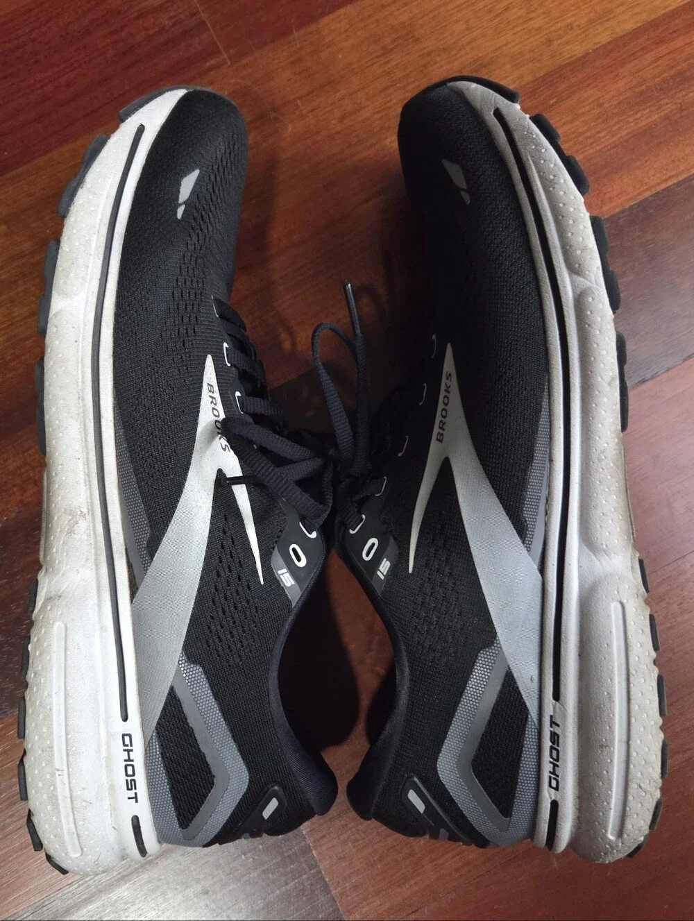 Brooks Ghost 15, Women's 12, Black & White Running Shoes